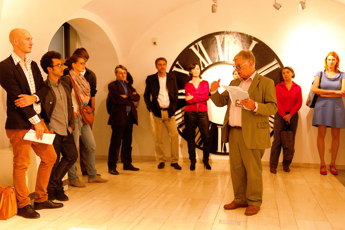 "Gestrickte Zeit" im Uhrenmuseum