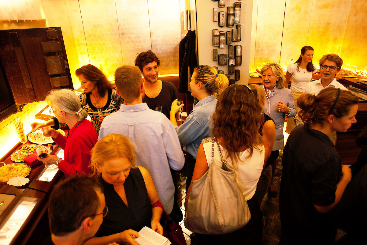 Tomás Alonso bei der Wiener Silber Manufactur