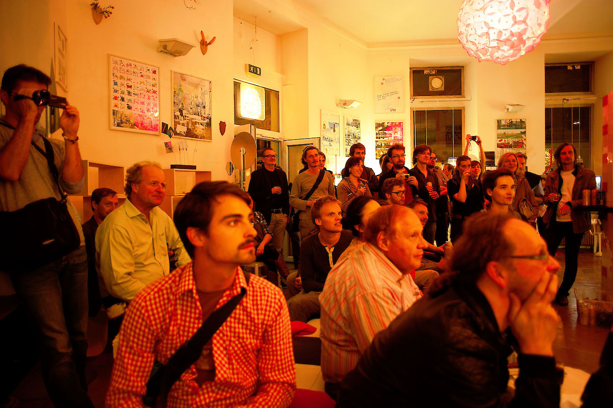 Walking-Chair Design Studio Strange Moosic Inn Wien