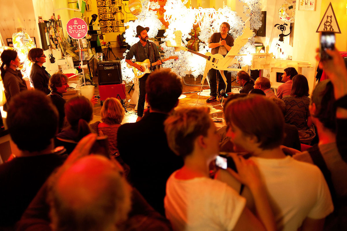 Walking-Chair Design Studio Strange Moosic Inn Wien