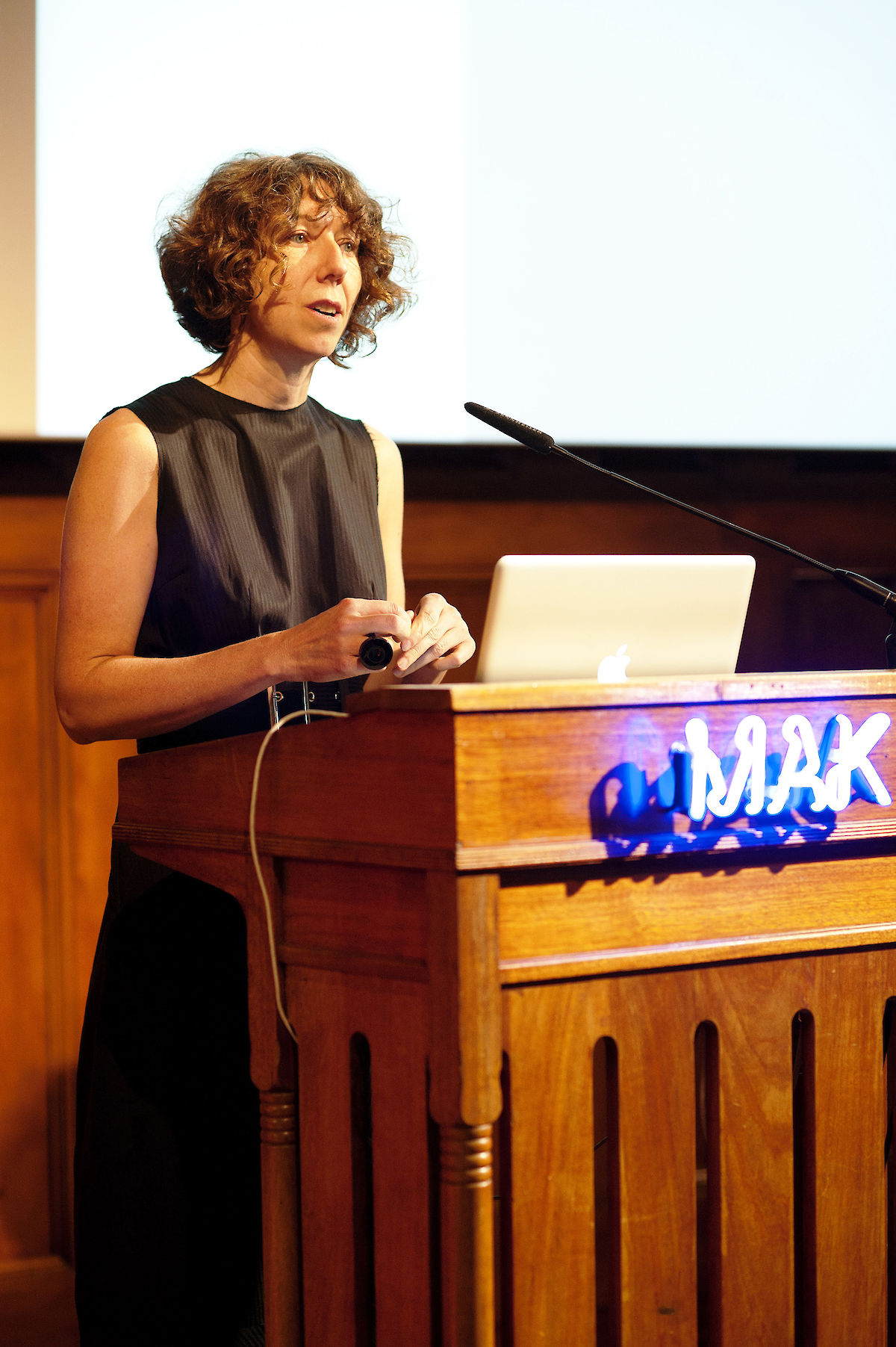 Lecture Fiona Raby (UK): Between Reality and the Impossible