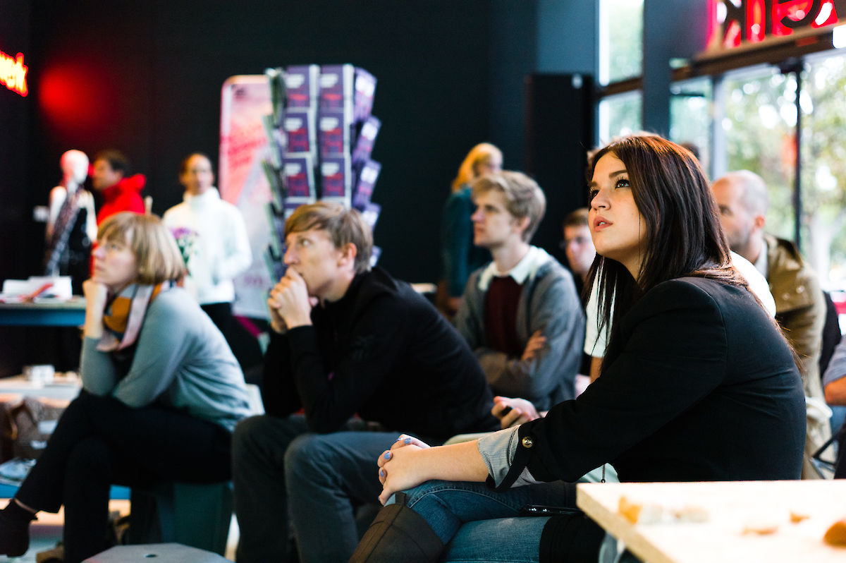 Laborgespräch - Tobias Röttger