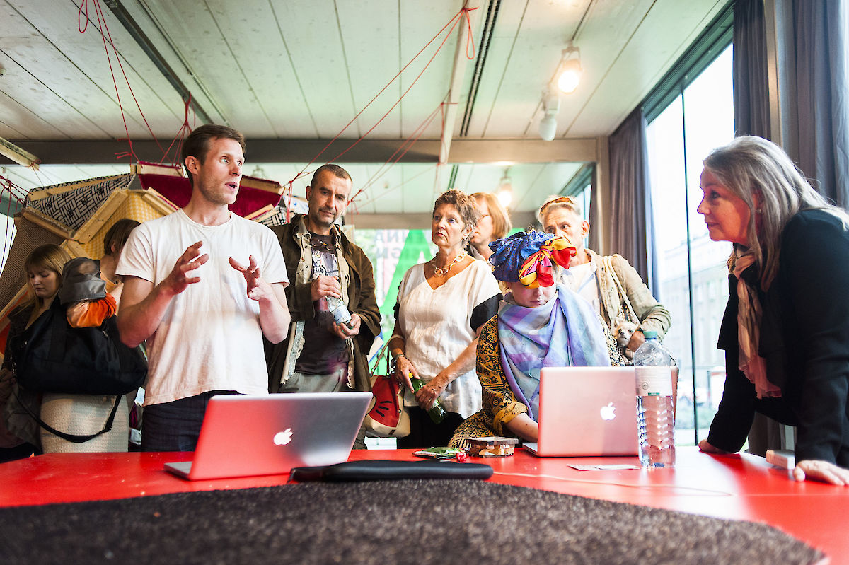 38561_121004_LabTalk_nim