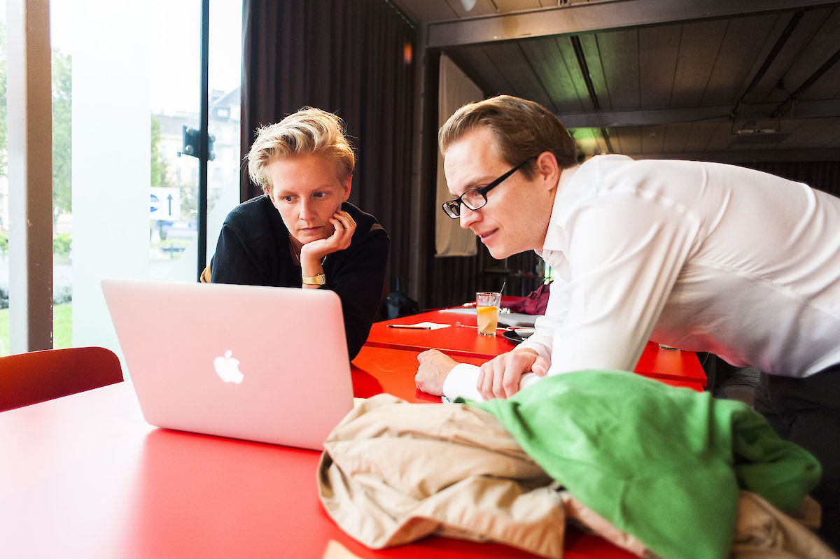 38577_121004_LabTalk_nim