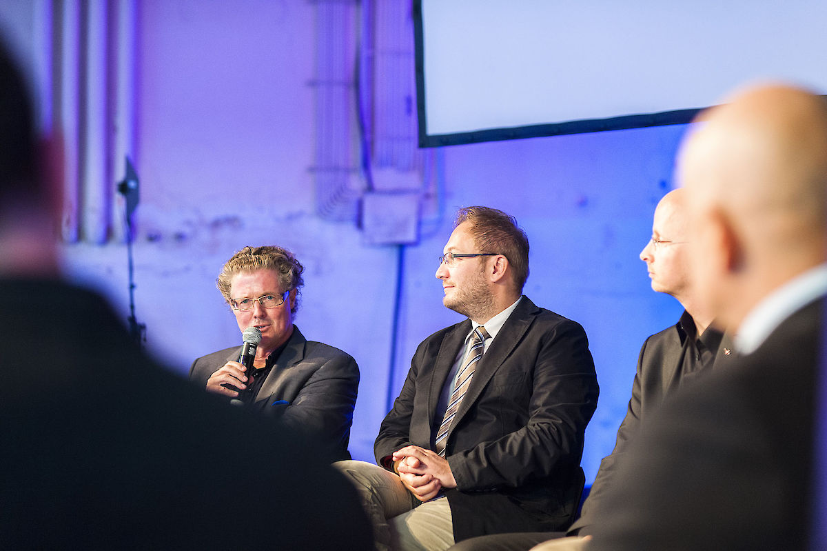 38747_121005_Siemens_nim