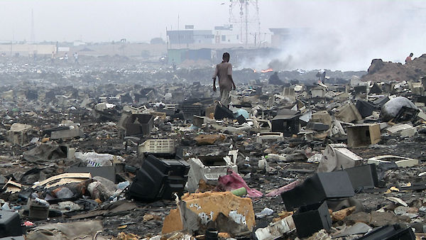 - 03  Ghana dumping site.jpg