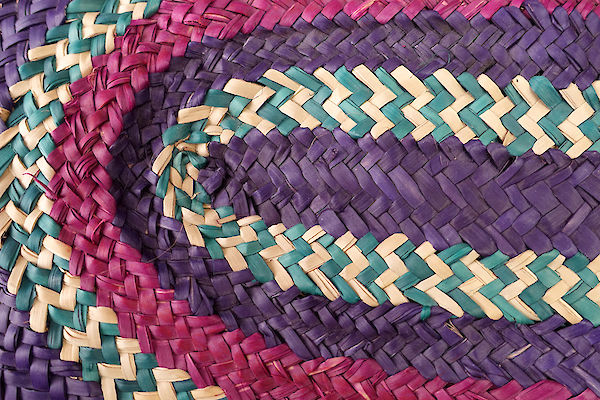 Weaving a Babis with Shukri